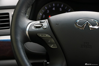 2017款英菲尼迪Q70L 2.5L自动豪华版