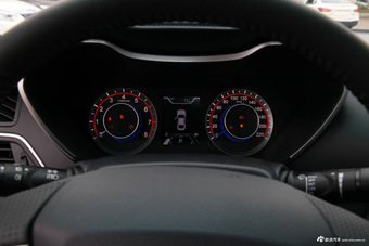 2017款海马福美来1.6L自动豪华型