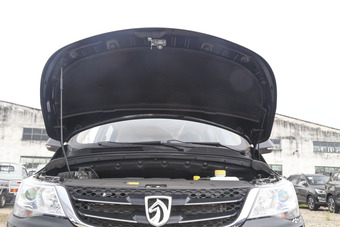 2016款宝骏730 1.5T手动豪华版 7座