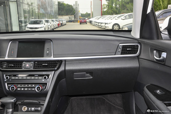 2016款起亚K5 2.0L自动PREMIUM