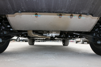 2017款指南者2.4L自动 200TS高性能四驱版