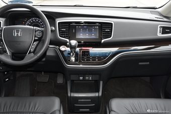 2018款奥德赛2.4L自动至尊版