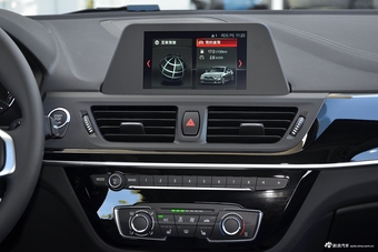 2018款宝马1系118i自动设计套装型