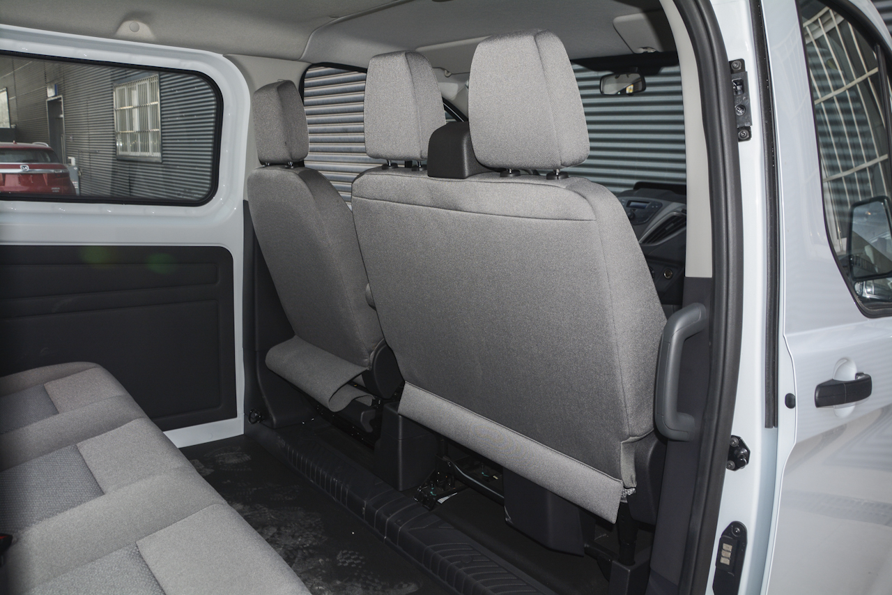 2017款新全顺2.0T中轴中顶柴油Diesel 5/6座Kombi国5