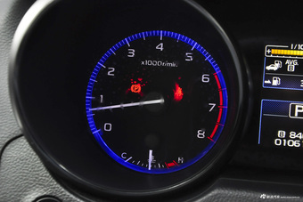 2016款力狮 2.5L自动全驱荣耀版