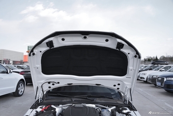 2018款奥迪A4L 2.0T自动30周年年型45 TFSI quattro个性运动版