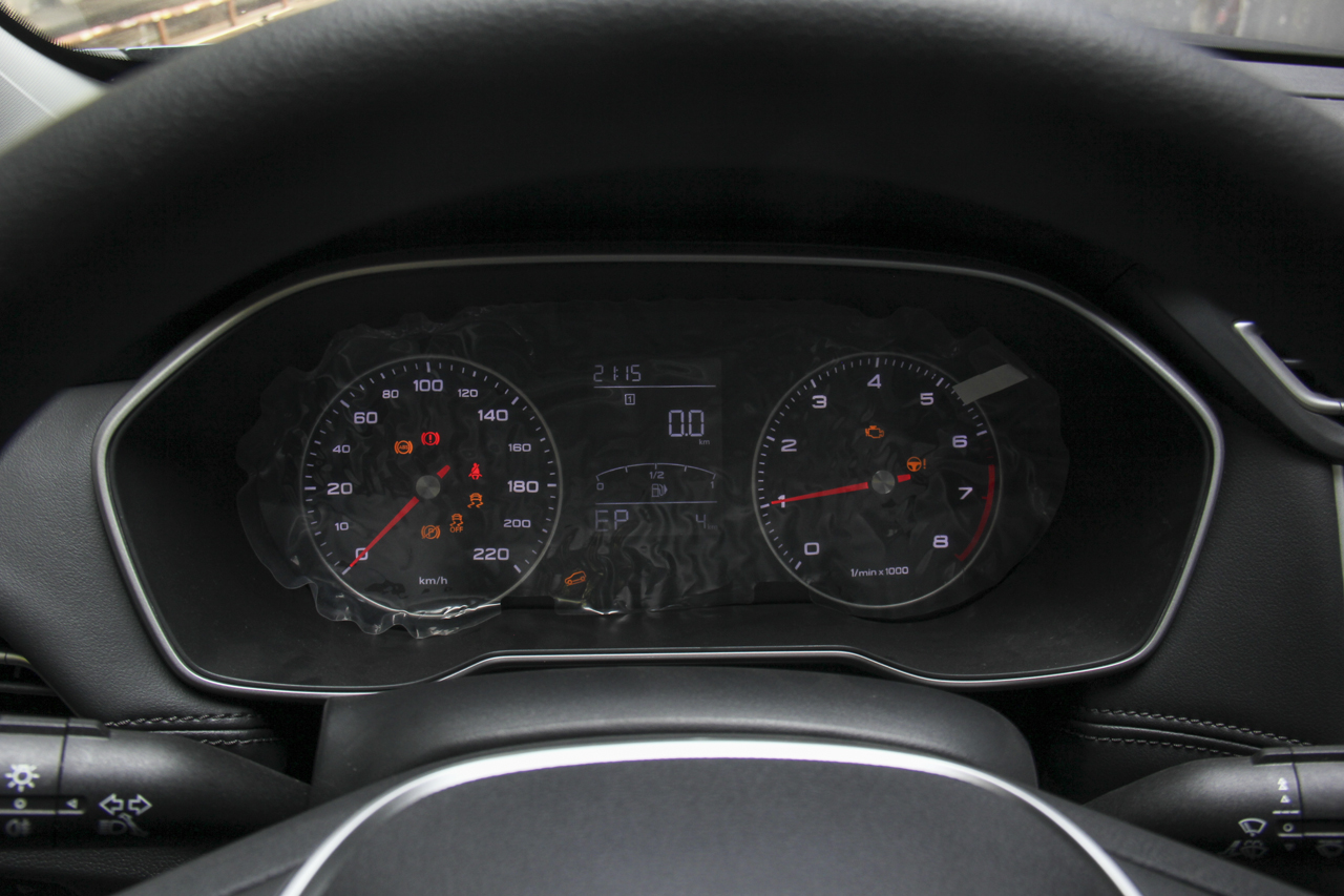 2018款荣威RX3 1.6L CVT旗舰版