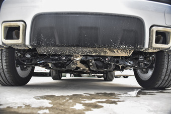 2015款陆风X7 2.0T自动全景旗舰版