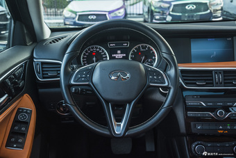 2017款英菲尼迪QX30 2.0T自动四驱极限版