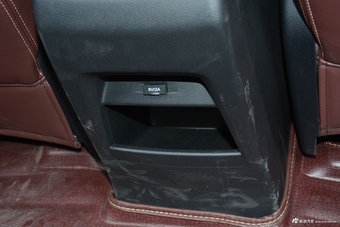 2017款宝骏560 1.5T DCT旗舰型