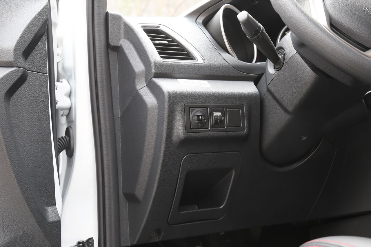 2017款长安睿行S50  1.5L手动次顶配