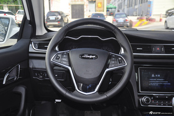 2017款众泰Z560 1.5T自动CVT尊贵型