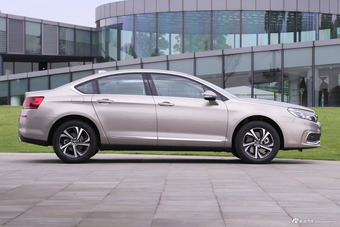 2017款东风雪铁龙C5 顶配版