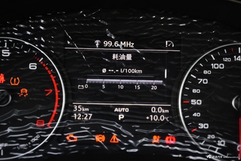 2017款奥迪A4L Plus 2.0T自动40TFSI进取型