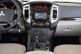 2016款帕杰罗3.5L中东版