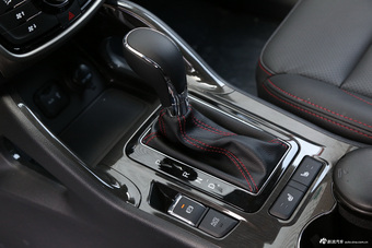 2017款长安CS75尚酷版 1.5T自动锋锐型