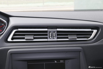 2018款标致308 1.6L自动时尚版