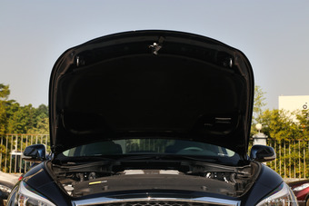 2017款英菲尼迪Q70L 2.5L自动精英版