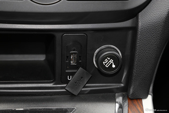 2017款力帆X80 2.0T 自动舒适型