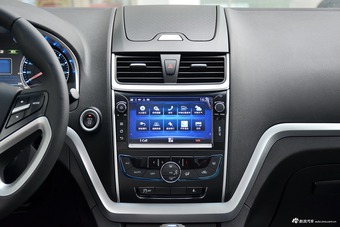 2016款吉利帝豪EV三厢精英型 白色