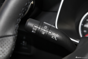 2017款名爵ZS 1.5L手动舒适版 