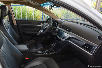 2017款吉利帝豪1.5L自动三厢百万款向上互联版