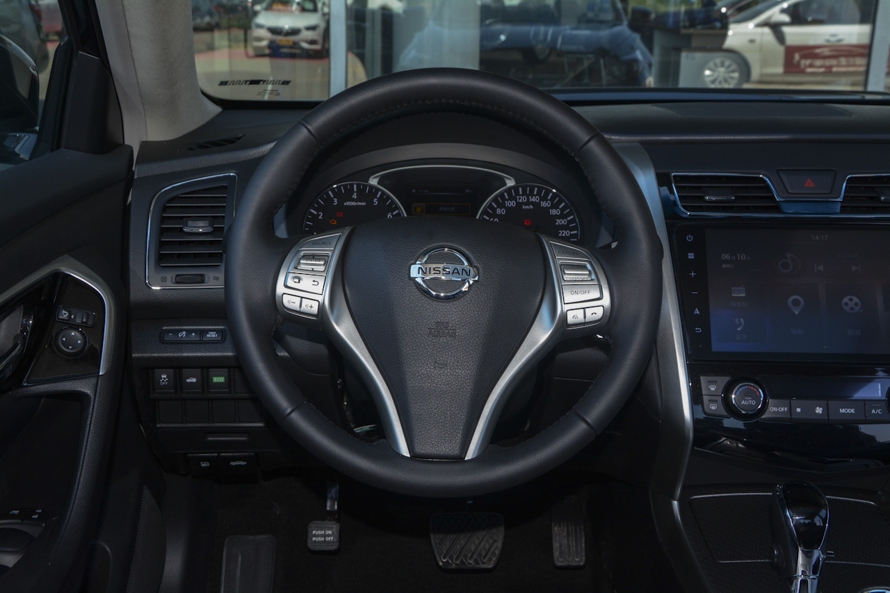 2018款天籁2.0L自动 XL智进版