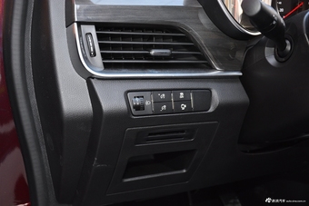 2017款宝骏560 1.5T DCT旗舰型7座