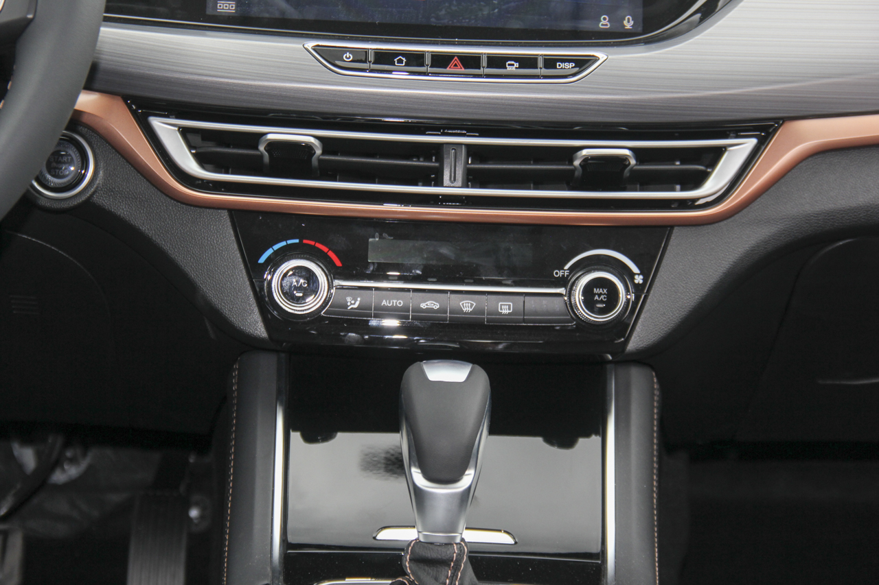 2018款逸动XT 1.6L自动领潮型GDI