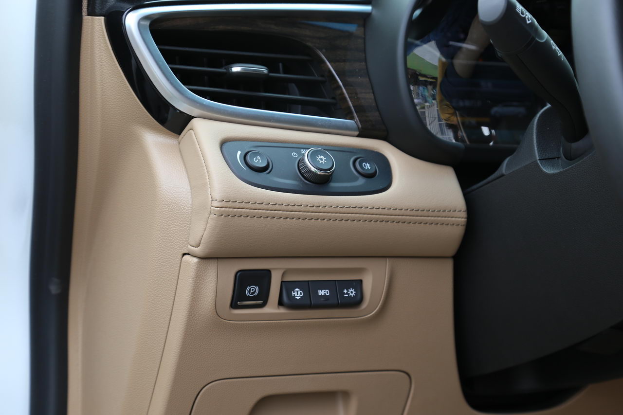 2017款GL8 2.0T自动旗舰版