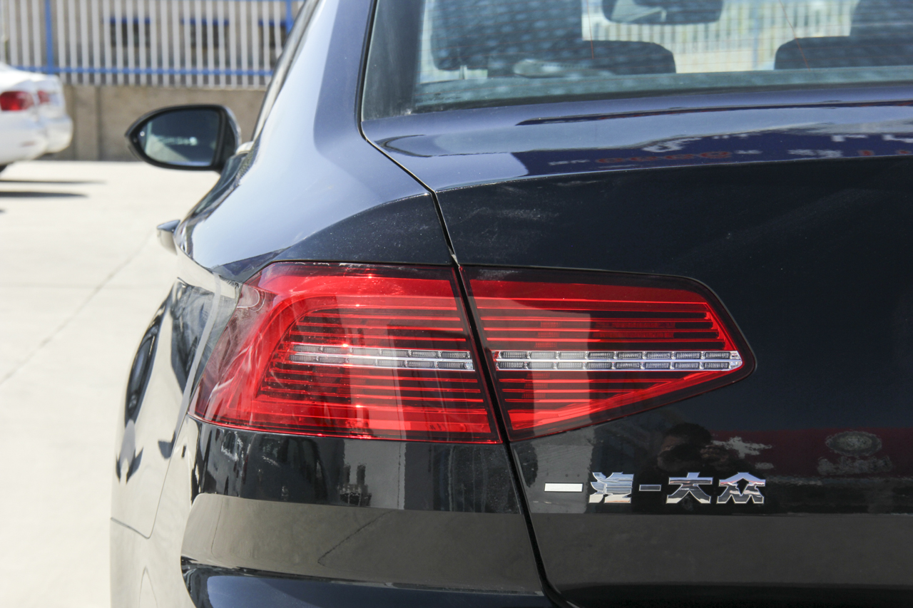 2018款迈腾改款2.0T自动380TSI DSG豪华型