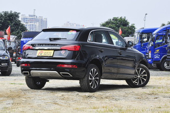 2016款众泰SR7 1.5T手动魔方之路版