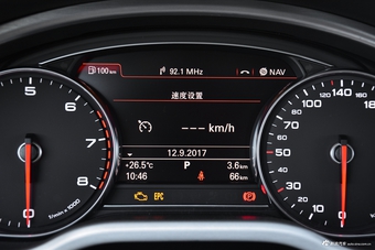 2017款奥迪A8L 45 TFSI quattro领先精英版
