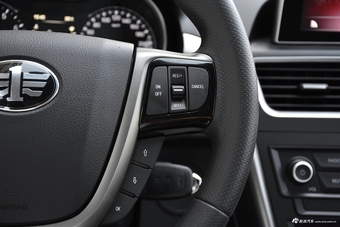 2018款奔腾X80 2.0L自动20周年纪念版