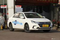 2017款比亚迪秦1.5T自动尊贵型