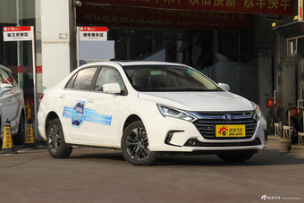 2017款比亚迪秦1.5T自动尊贵型