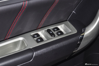 2016款哈弗H6升级版1.5T自动两驱尊贵型