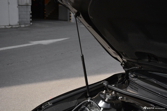 2018款凯美瑞2.0E自动精英版