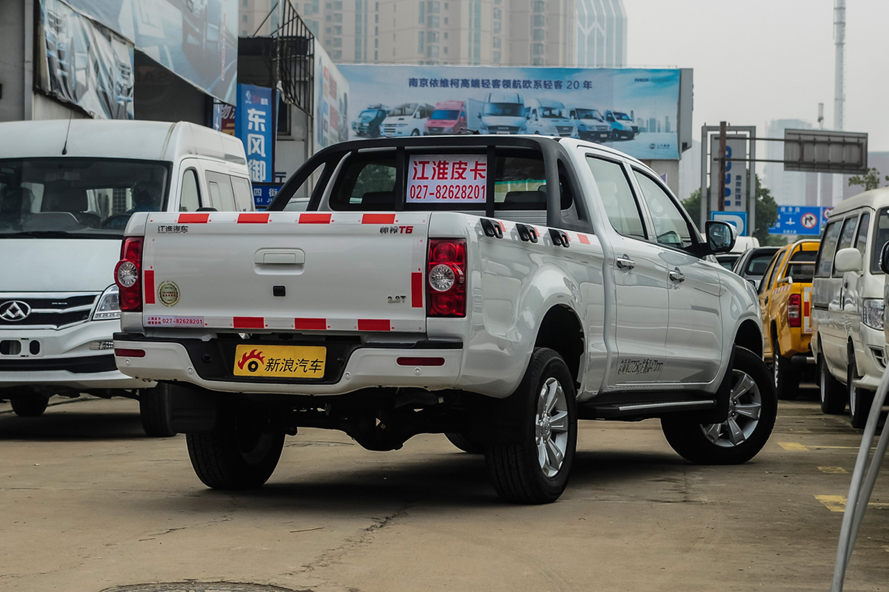 2015款帅铃T6 2.8T手动柴油新锐型长轴HFC4DA1-2C