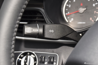 2017款比亚迪宋MAX 1.5T自动互联精英型