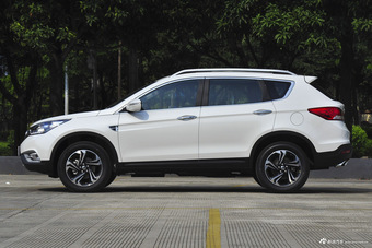 2016款东风风神AX7 2.0L自动智逸型