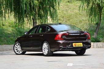 2019款沃尔沃S90 2.0T自动T5智尊版