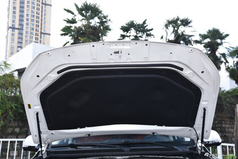 2016款哈弗H9 2.0T自动豪华型7座