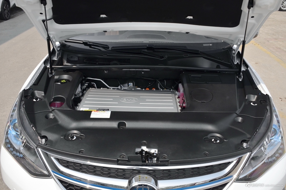 2018款比亚迪宋EV400 智联进享型