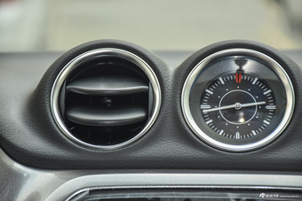 2016款维特拉1.6L手动两驱进取型