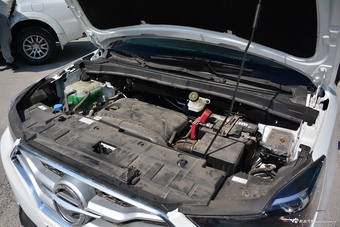 2017款海马S5 Young 1.6L手动豪华型