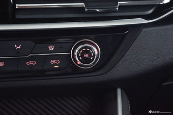 2017上汽大通D90 2.0T手动两驱火星