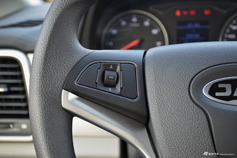 2016款瑞风M4 2.0L手动舒适型