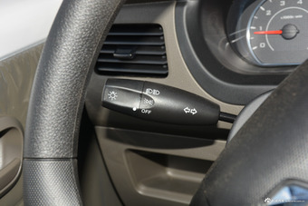 2016款五菱荣光V 1.2L手动实用型