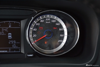 2018款风行CM7经典版2.0T手动尊享型